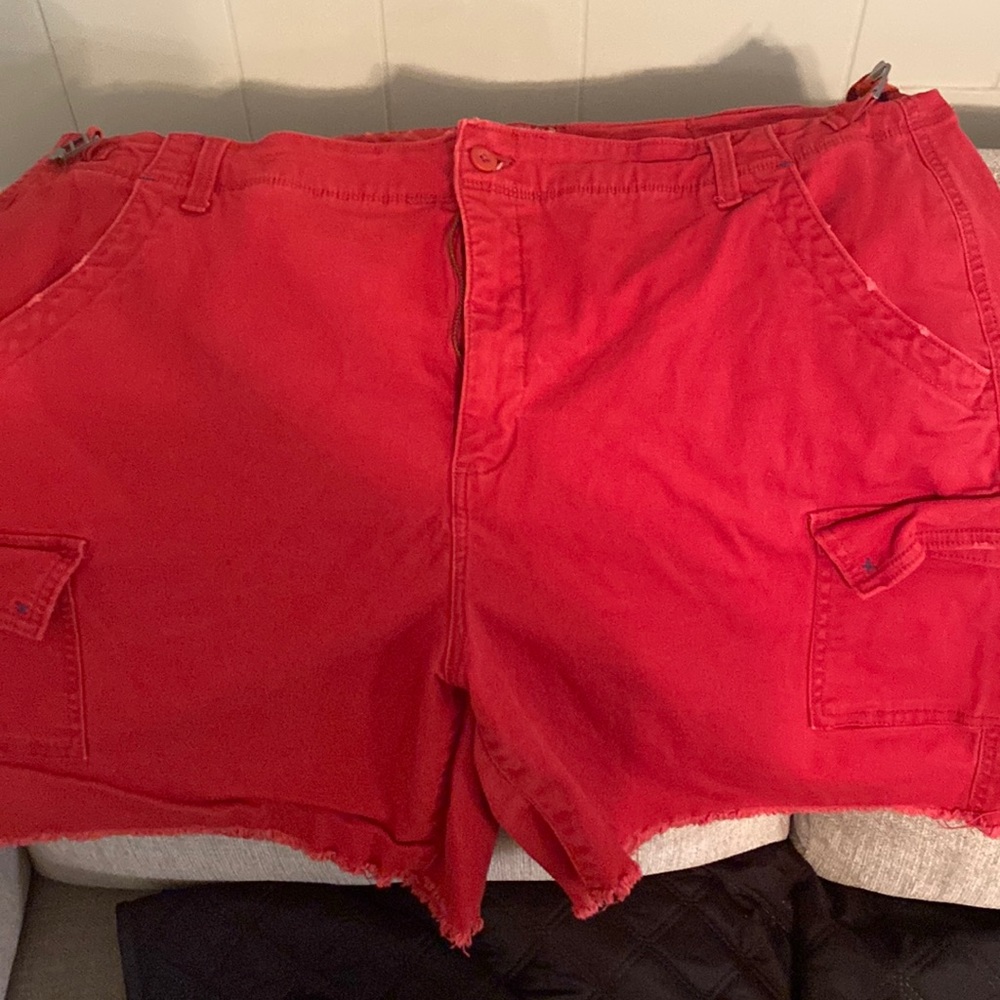 Shorts, 22